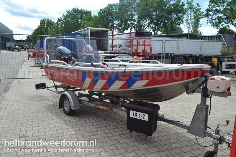 04-2210 Brandweervaartuig-Klein