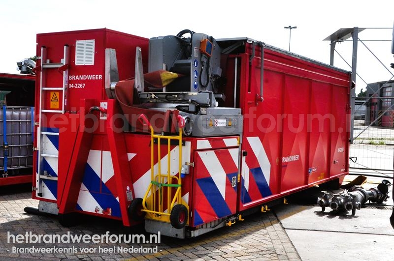 04-2267 Dompelpomphaakarmbak Grootschalige Watervoorziening