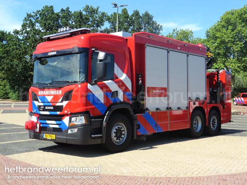 16-3170 Hulpverleningsvoertuig met kraan