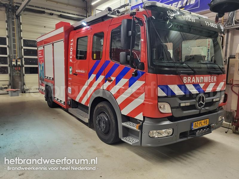 11-0832 Tankautospuit